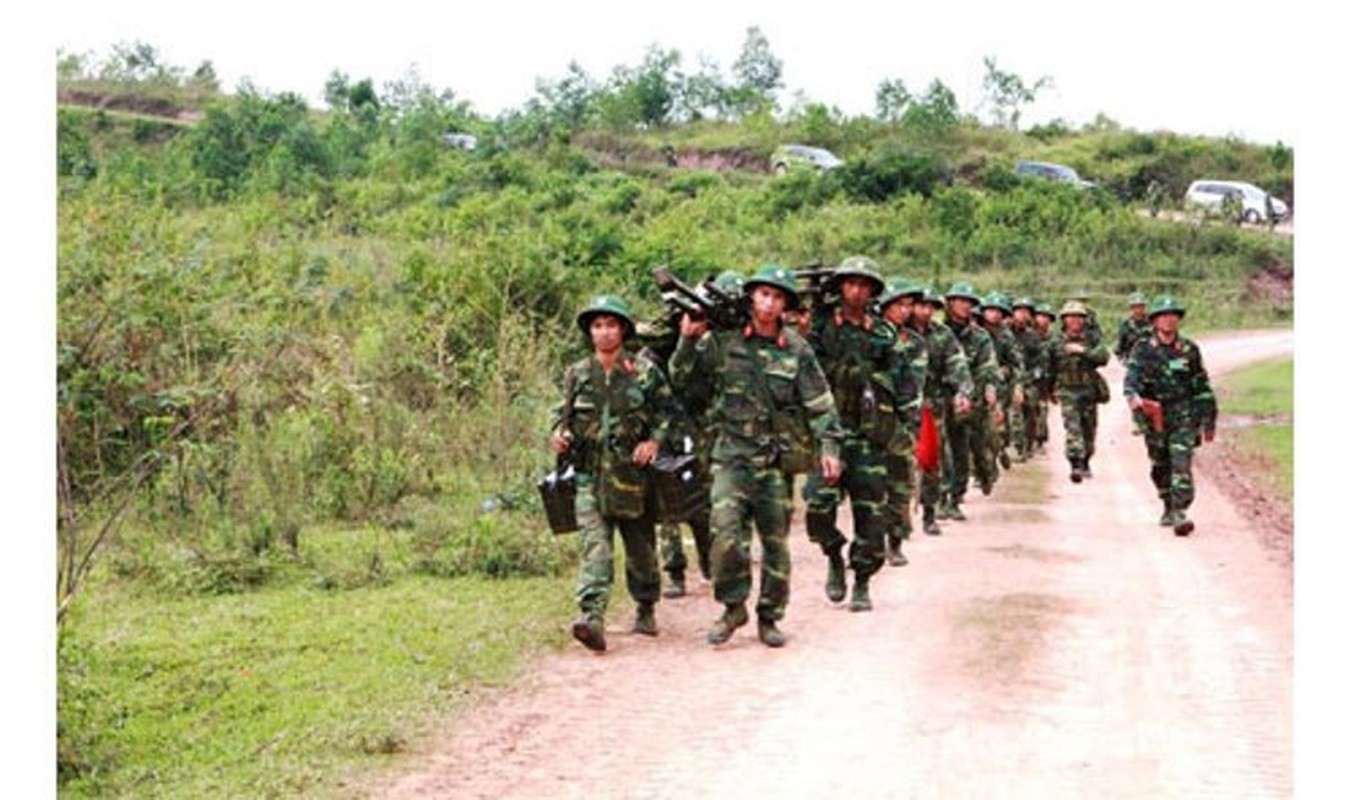 Can canh Su-30 nem bom chi vien cho Su doan 3-Hinh-13